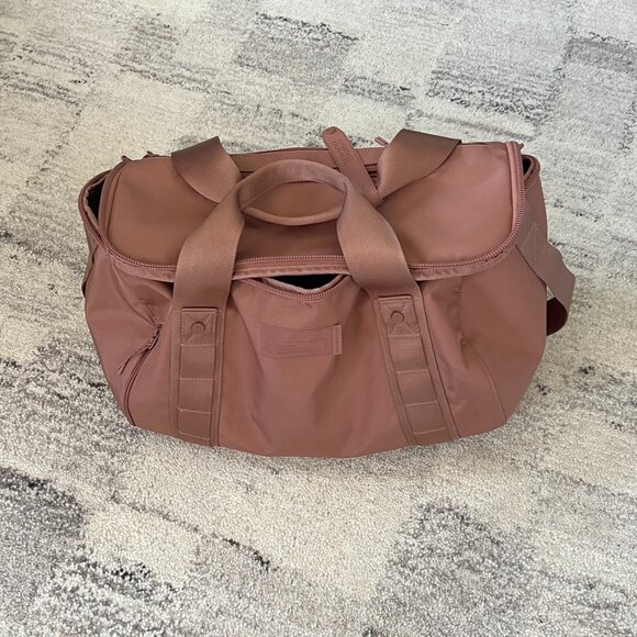 Dagne Dover Denver Convertible Duffle Medium NEW - Picture 2 of 3